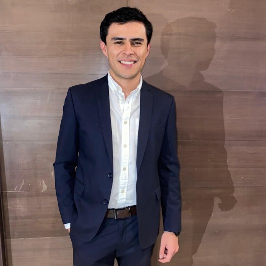 psicologo-jorge-gerardo-villalpando-menchaca-foto-cadera-arriba